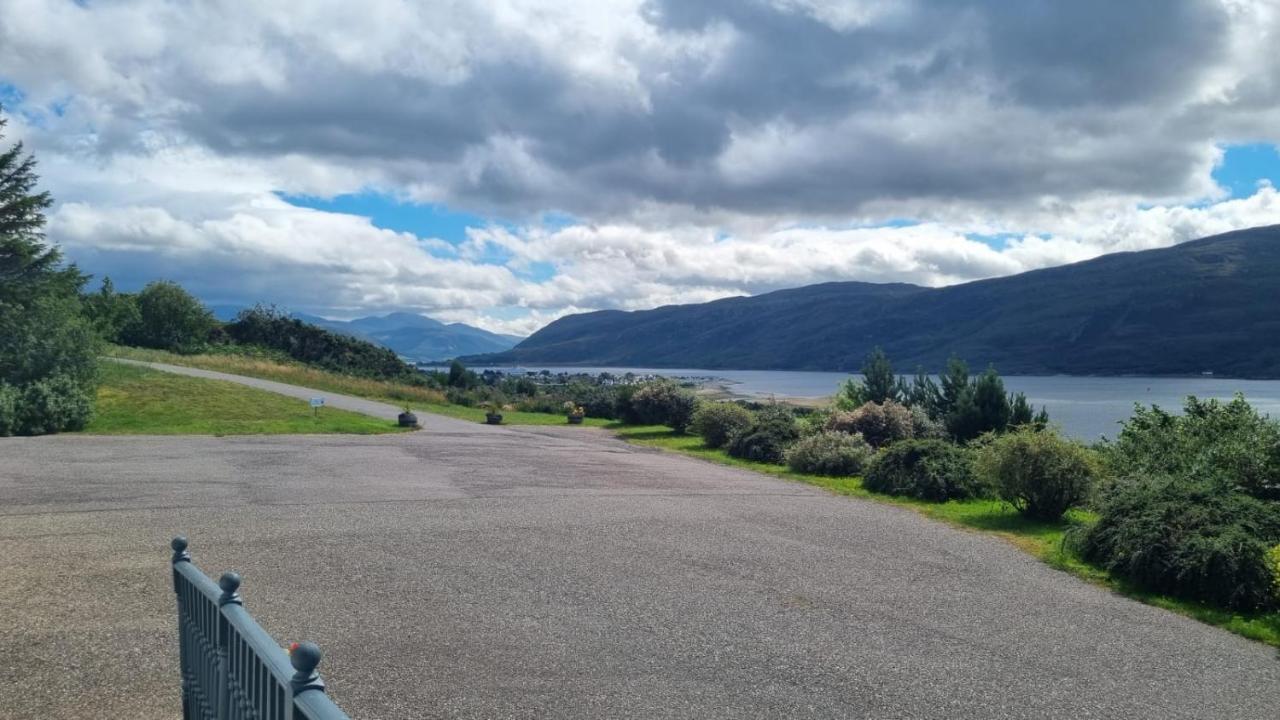 Lochbroom Lodge Уллапул Экстерьер фото