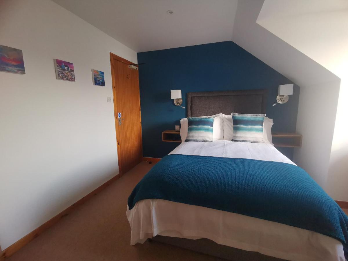 Lochbroom Lodge Уллапул Экстерьер фото