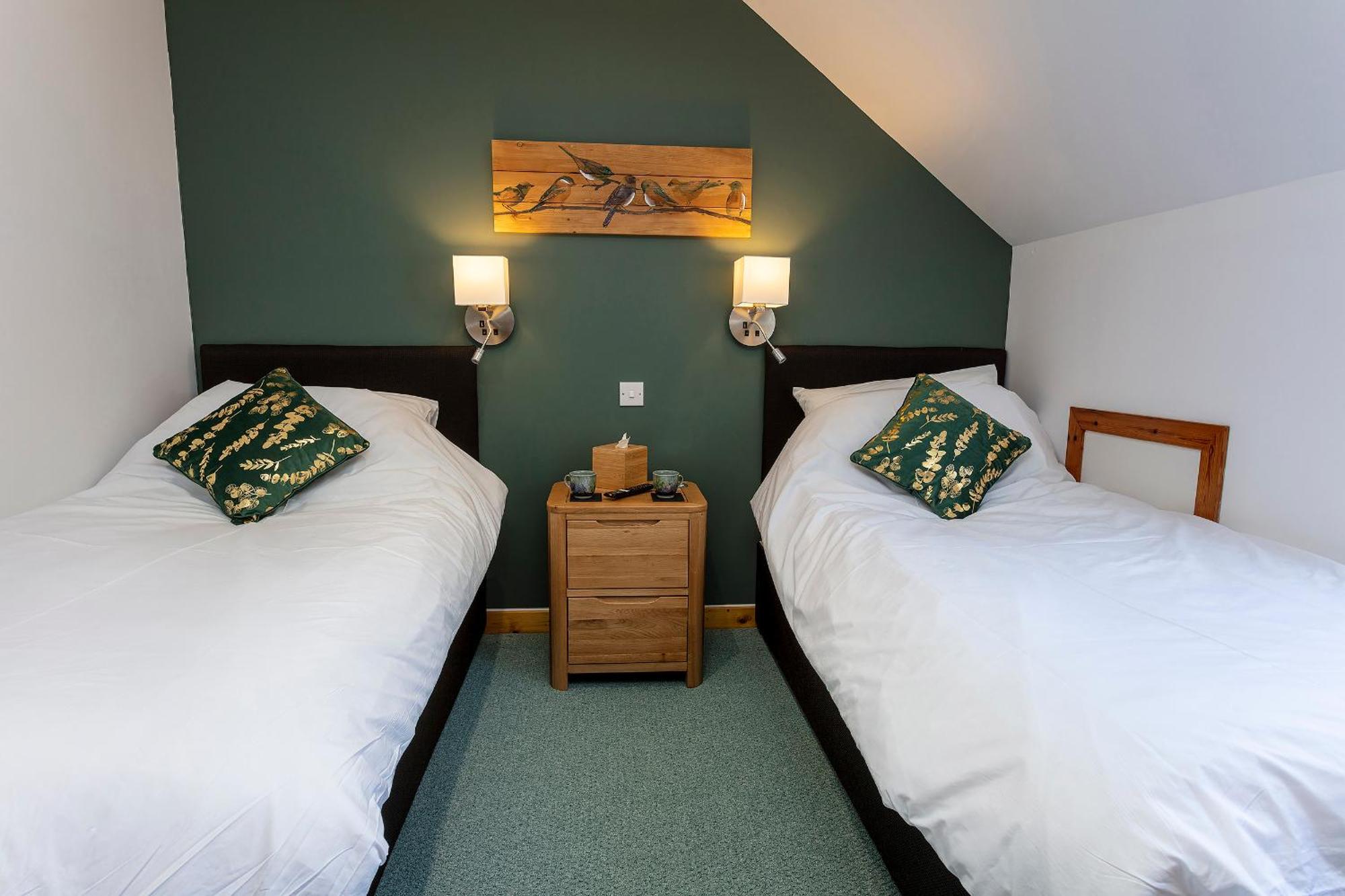 Lochbroom Lodge Уллапул Экстерьер фото